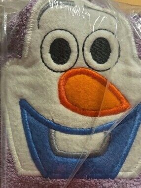 Olaf Kids Bath Hooded Towel - Purple & White Plush Wash Glove